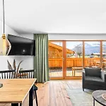 Soho Mountain - Pool Und Sauna Reit im Winkl