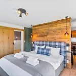 Soho Mountain - Pool Und Sauna 5* Reit im Winkl